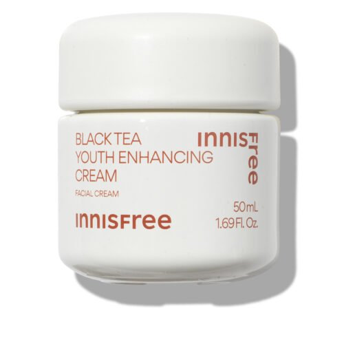 Innisfree Black Tea Cream jar
