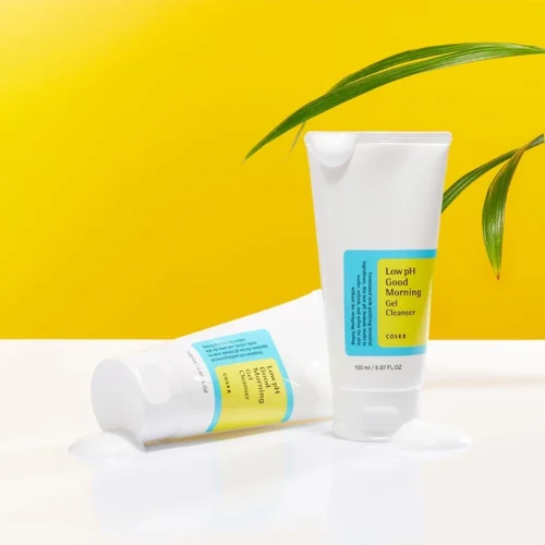 Cosrx Low pH Good Morning Gel Cleanser tube with tea tree and BHA
